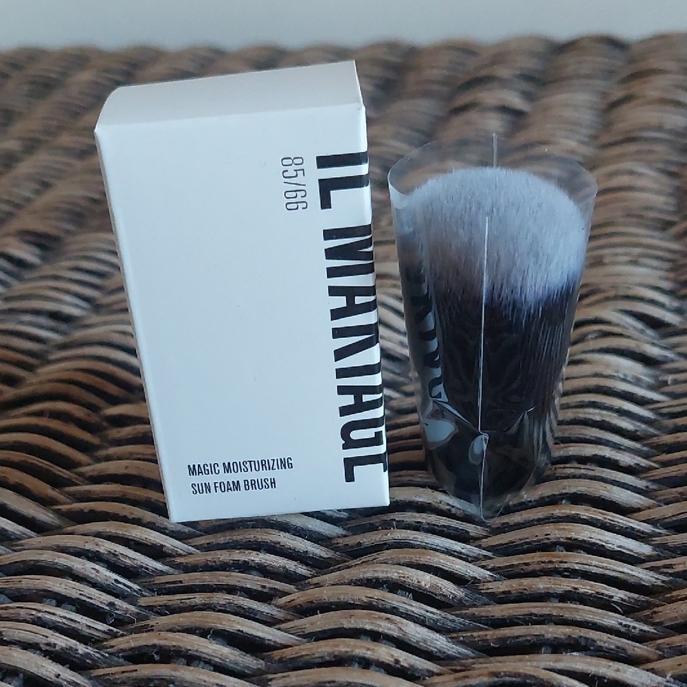 IL MAKIAGE Magic Moisturizing Sun Foam Brush *Final Price*